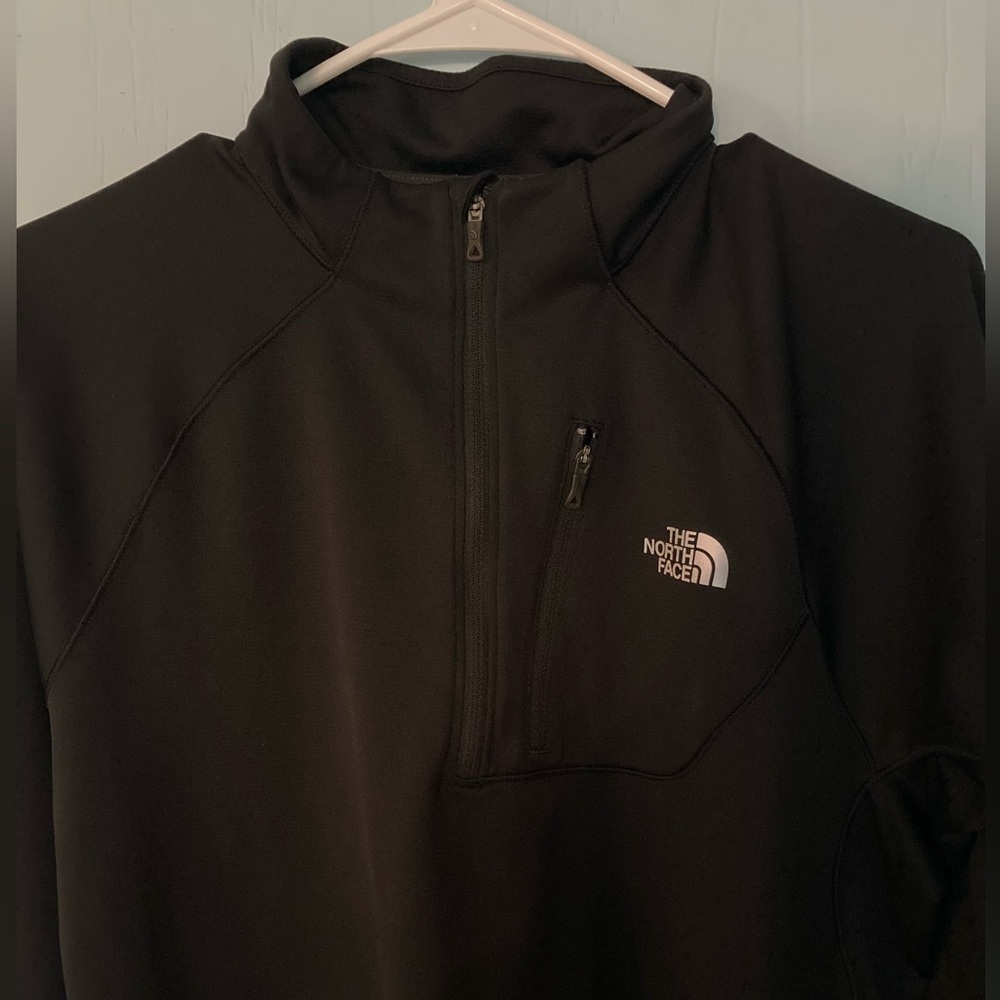 Men’s North Face rapid dry long sleeve size medium